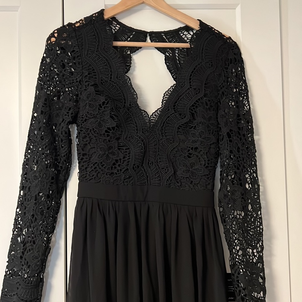Black lulus lace maxi long sleeve